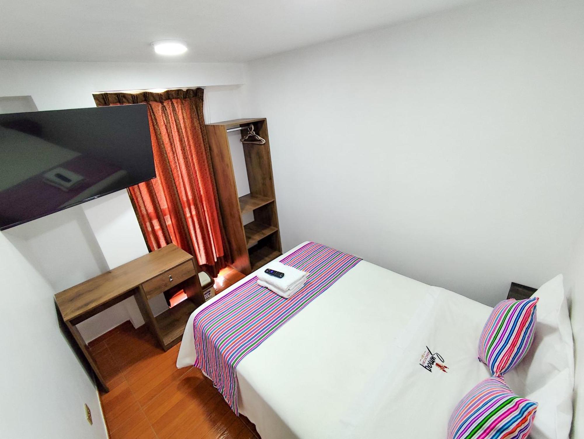 Golden Paris Hotel "Descuentos Junio" 阿亚库乔 外观 照片