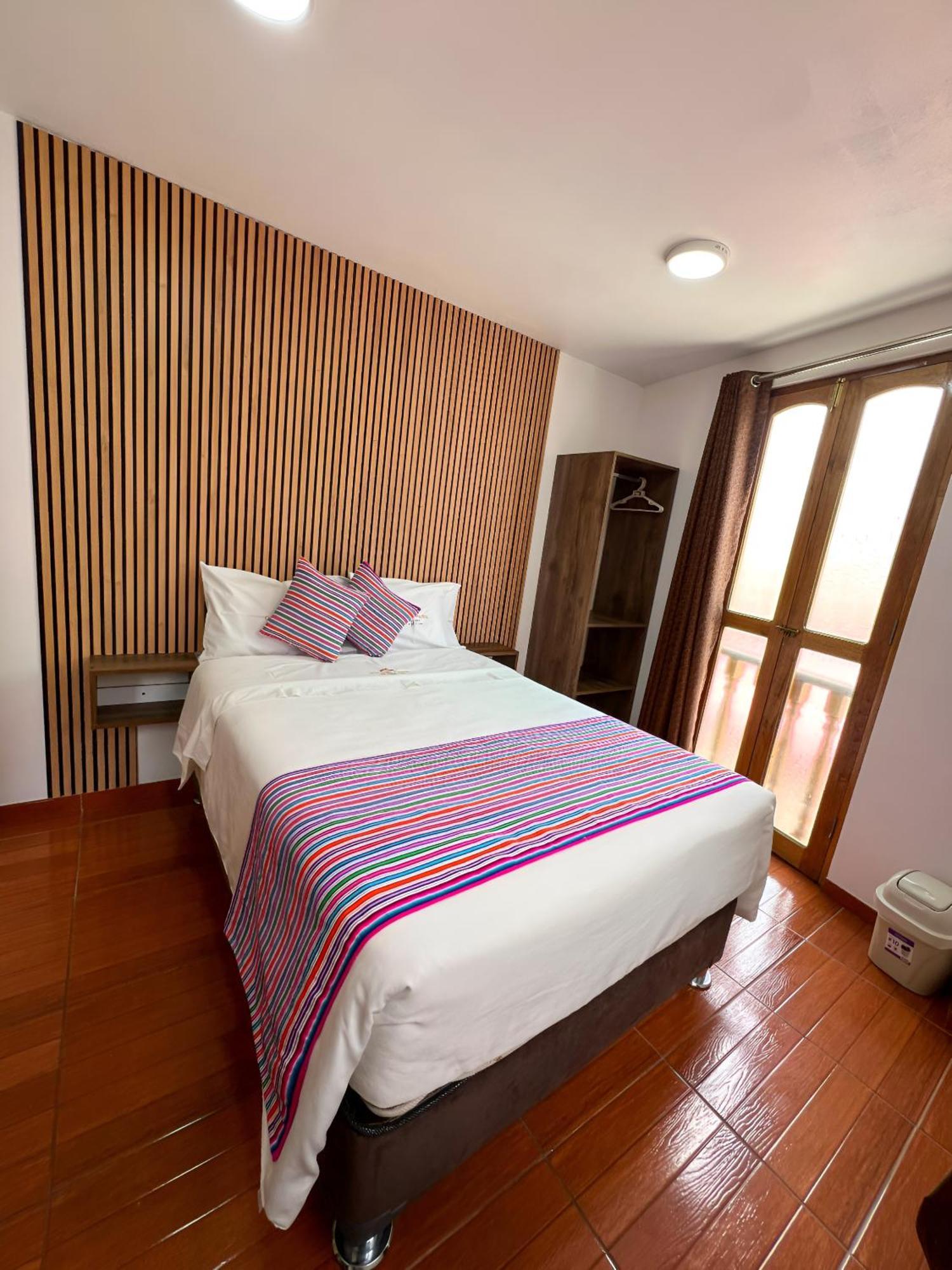 Golden Paris Hotel "Descuentos Junio" 阿亚库乔 外观 照片