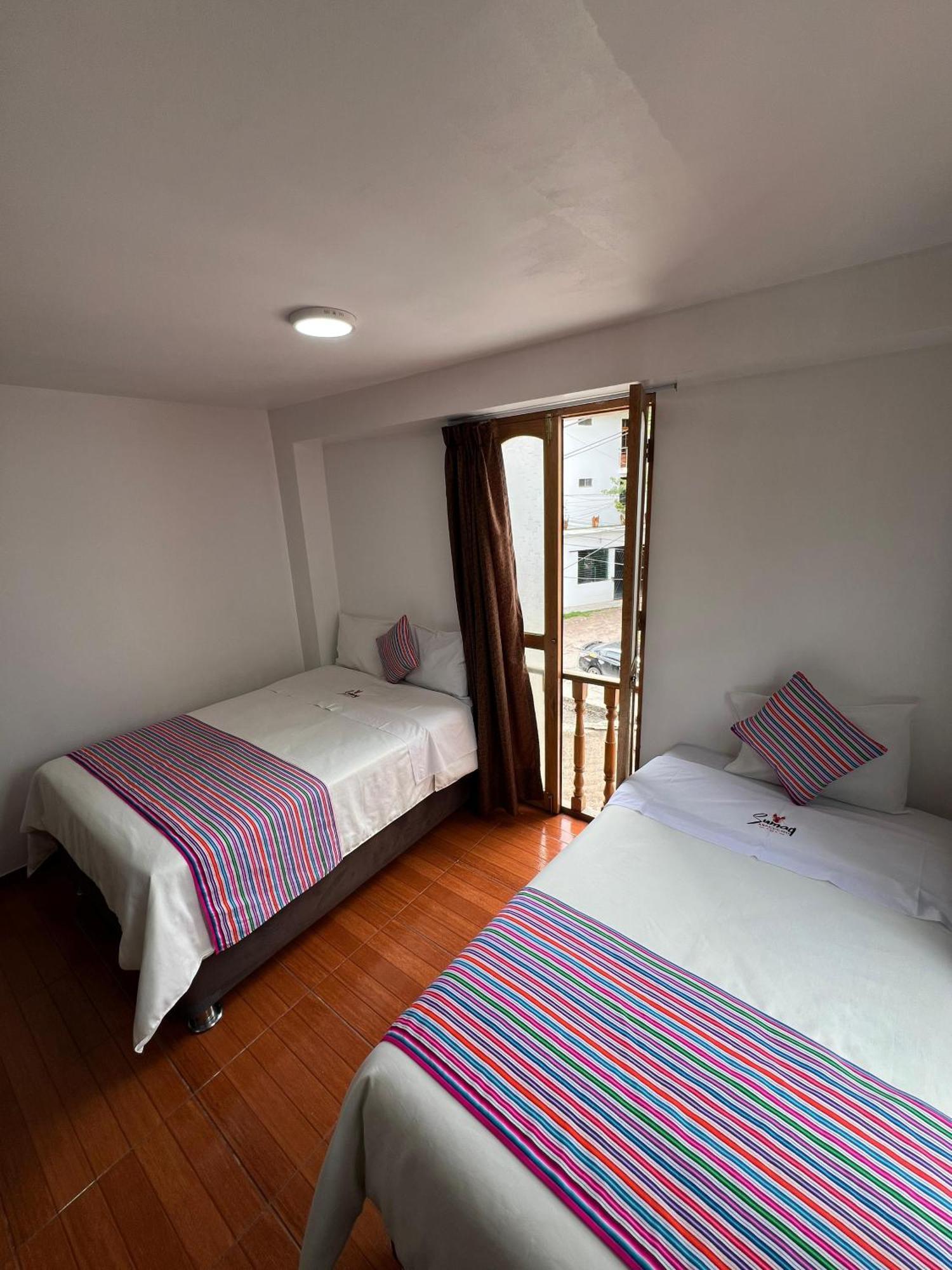 Golden Paris Hotel "Descuentos Junio" 阿亚库乔 外观 照片